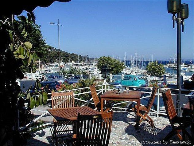 Hotel Le Richiardi Carqueiranne Restaurant bilde